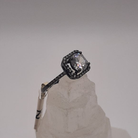 R850 Sterling Silver Ring - Charmed Aroma - Picture 2 of 8